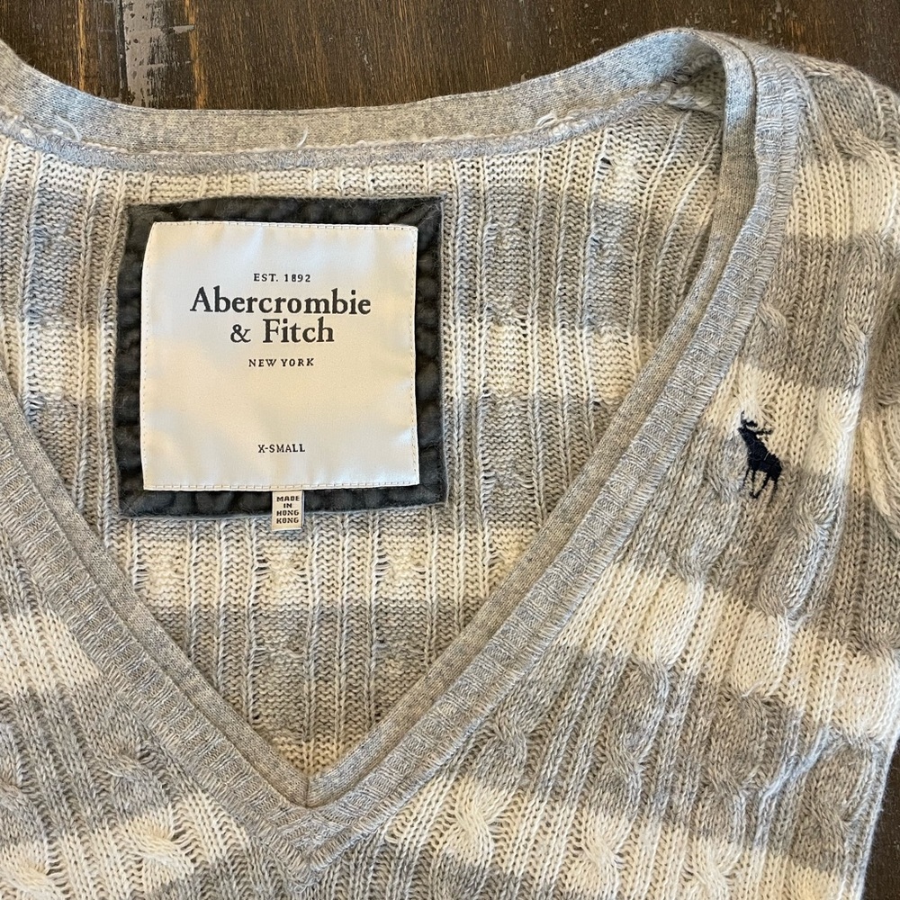 Abercrombie & Fitch cable knit sweater XS